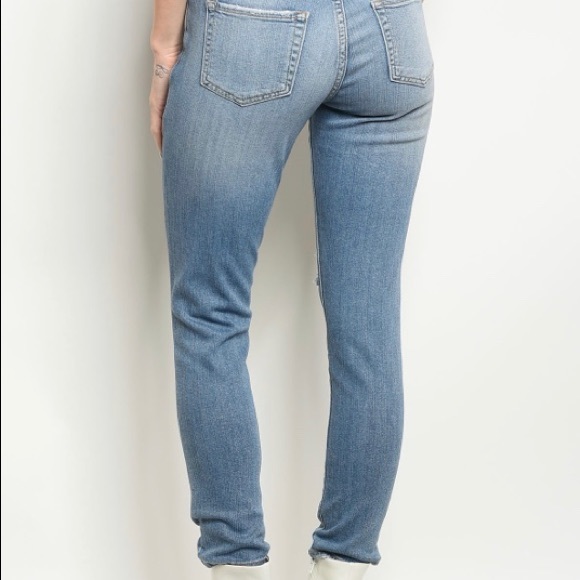 🎉🎉JUST BLACK Denim Distressed Jeans - Picture 5 of 5